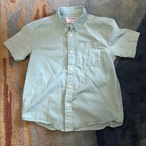 Old navy short sleeve Burton down size small